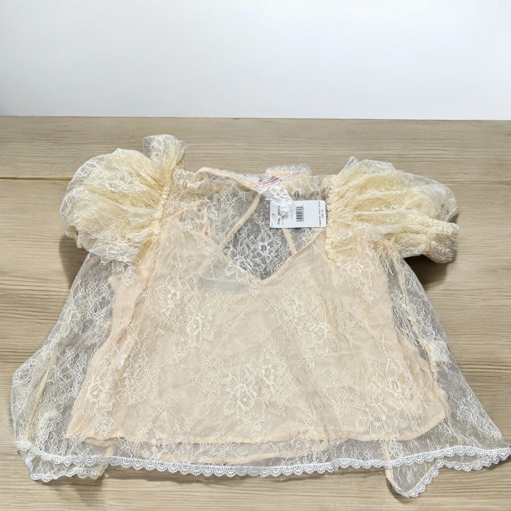 NWT Free People Secret Admirer Lace Blouse With attached cami size xs eggnog - Picture 5 of 6